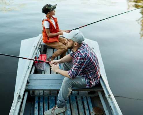 Wenn du einen Menschen einmal füttern willst, gib ihm einen Fisch. Wenn du ihn ein Leben lang ernähren willst, dann lehre ihn zu fischen. (Konfuzius)