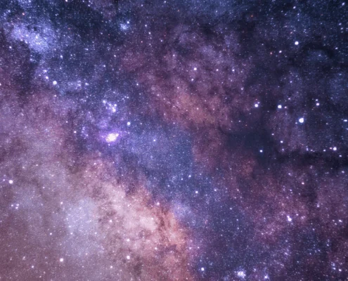 Die Zugfahrt durch das Universum – Alle steigen ein, aber etwas bleibt auf der Strecke
